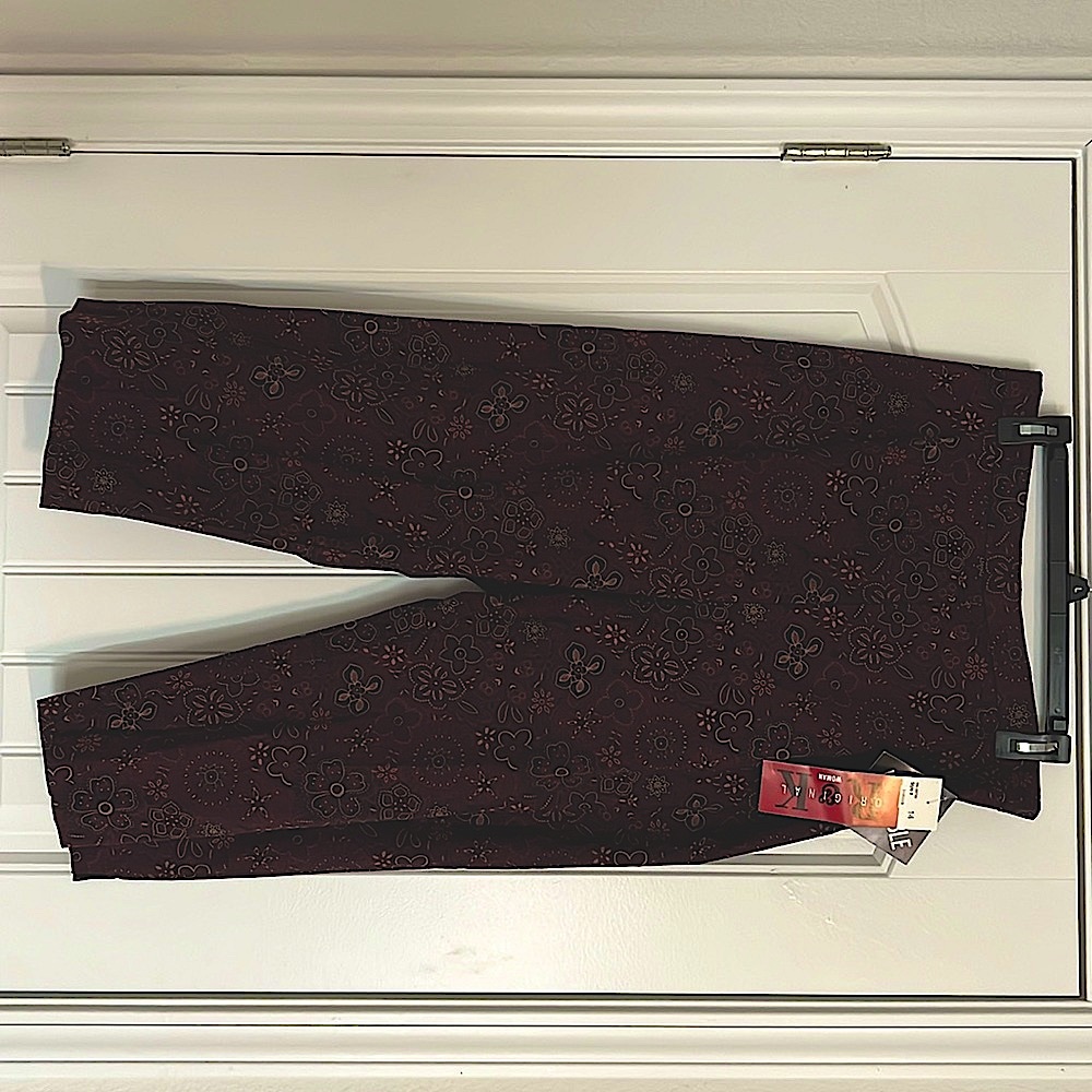 Purple Paisley lightweight ankle pants size 14W NWT